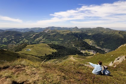 France, Cantal (15), monts du Cantal, Parc Naturel Régional des Volcans d' Auvergne, la station de montagne Super Lioran au sommet du Plomb du Cantal (1855m)