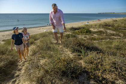France, Charente Maritime, Oleron island, Saint Georges d'Oléron, Chaucre beach, agronomist Ethel Gauthier in the center with Anne-Cécile and Christophe Amigorena, the creators of Melifera Gin