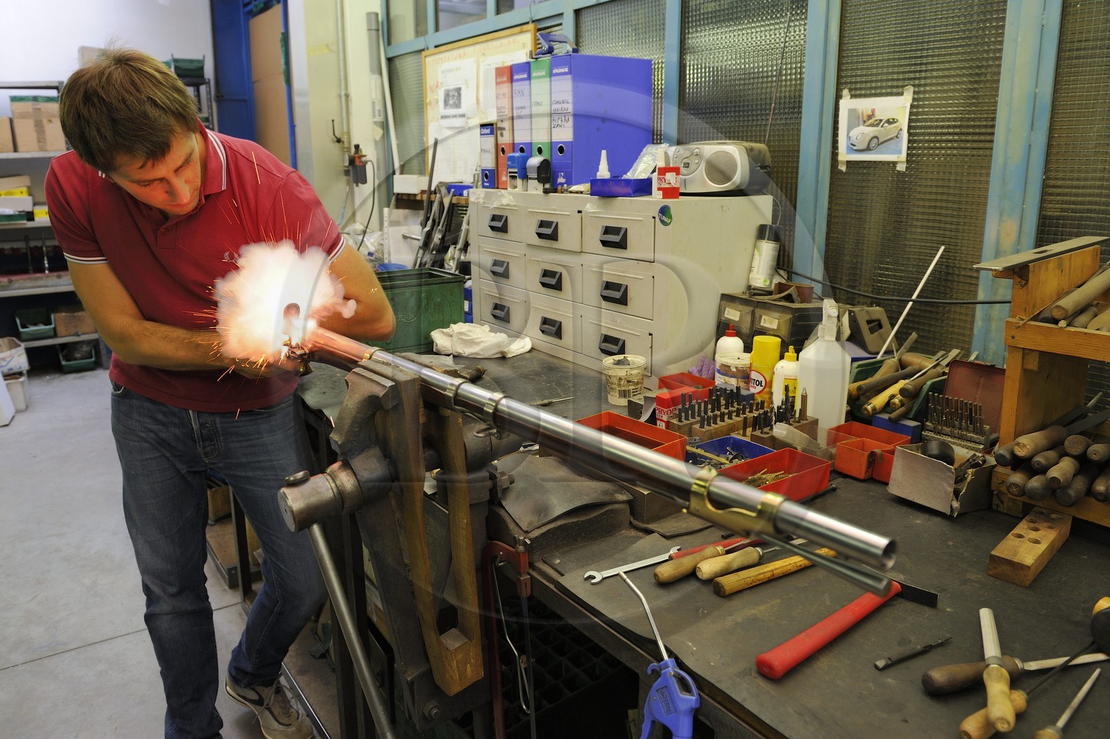 Italie, Lombardie, province de Brescia, Gardone Val Trompia, fabriquant d’armes historiques à chargement par la bouche Davide Pedersoli & C, test d'un fusil