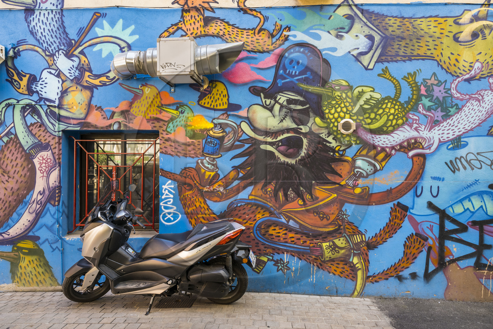 France, Hérault (34), Sète, le Quartier Haut, fresque murale qui fait parti du MACO - Musée à ciel ouvert, Sète assez ? de l'artiste Alëxone dans la rue de Metz