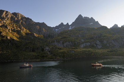 Norvège, Nordland, Iles Lofoten, le très etroit fjord Trollfjord en bordure du Raftsundet