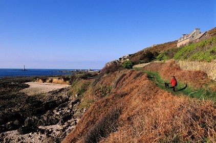 France, Manche, Cotentin, Cap de La Hague, walkers on the path GR 223 towards the port of Goury