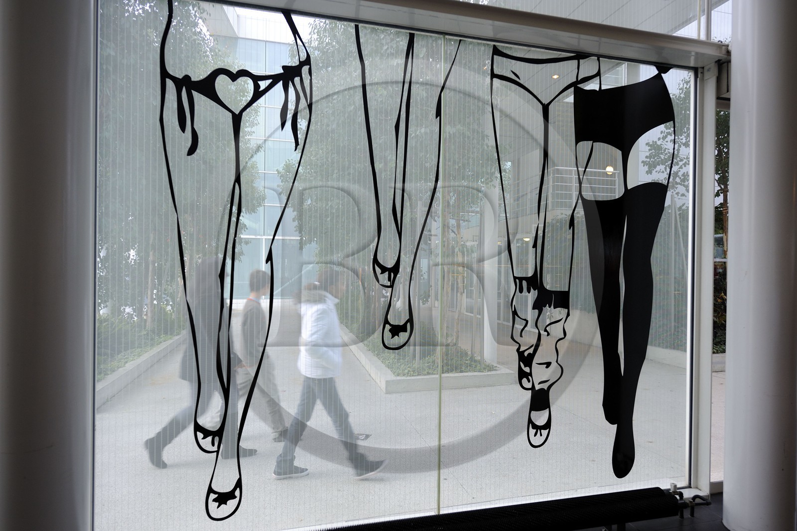 France, Paris (75), le cinéma multiplexe MK2 Bibliothèque face à la B.N.F. France, Paris (75), le cinéma multiplexe MK2 Bibliothèque face à la B.N.F.