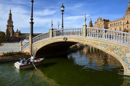 Spain, Andalusia, Seville, Parque de Maria Luisa, Plaza de Espana (Spain Square) built for the 1929 Universal Exhibition