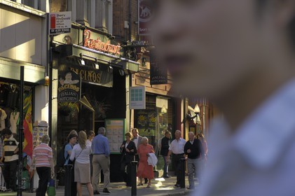 Republic of Ireland, County Dublin, Dublin, down town shopping street