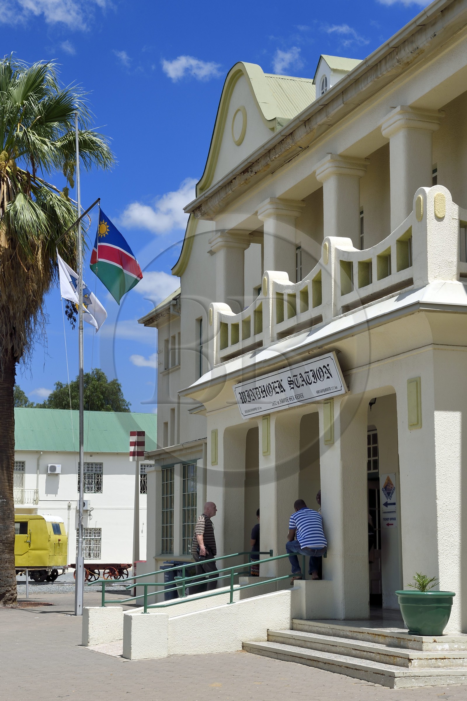 Namibie, région de Khomas, Windhoek, la gare dans Bahnhof strasse à l'architecture coloniale datant de l'époque allemande