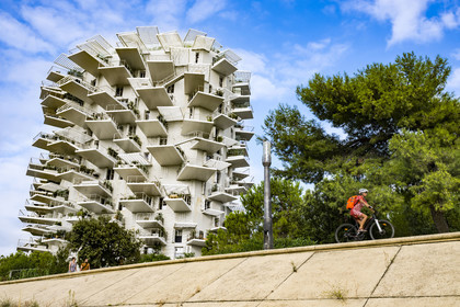 France, Hérault (34), Montpellier, quartier Richter, les rives du Lez, l'immeuble L'Arbre Blanc, réalisé par l'architecte japonais Sou Foujimoto avec les architectes français Nicolas Laisné et Manal Rachdi
