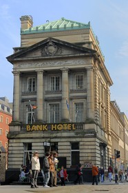 Royaume-Uni, Ecosse, Edimbourg, The Royal Mile, High street, le Bank hotel