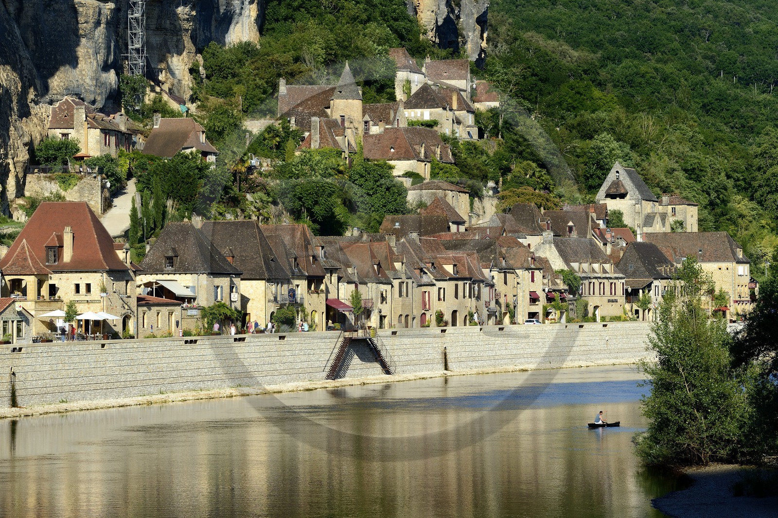 France, Dordogne (24), Périgord Noir, vallée de la Dordogne, La Roque-Gageac, labellisé Les Plus Beaux Villages de France, le village entre la falaise et la Dordogne
