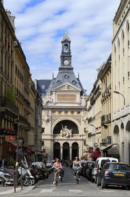 France, Paris (75), la banque BNP-Paribas de la rue Bergère au bout de la rue Rougemont