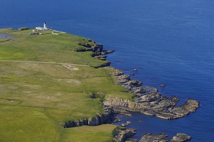 Royaume-Uni, Ecosse, Highland, la côte Est du district de Caithness au nord de la ville de Wick et la phare de Noss Head (vue aérienne)