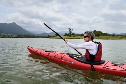 Spain, Basque Country, Biscay Province, Gernika-Lumo region, Urdaibai estuary Biosphere Reserve, kayaking on the estuary of the Oka River