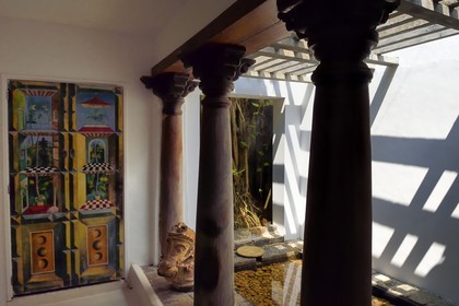 Sri Lanka, province de l'ouest, district de Colombo, Colombo, Lunuganga Estate, maison de l'architecte Geoffrey Bawa, petit patio intérieur