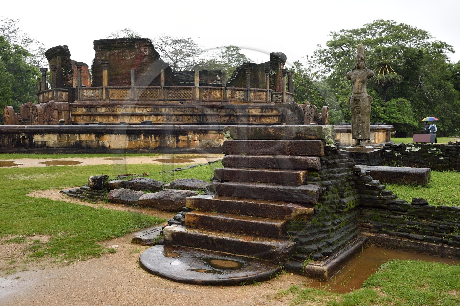 Sri Lanka, province du Centre-Nord, Polonnaruwa, l'ancienne capital du pays (XIe au XIIIe siècle) est classée au Patrimoine Mondial de l'UNESCO, terrasse de la relique de la dent, Vatadage (chambre des reliques)