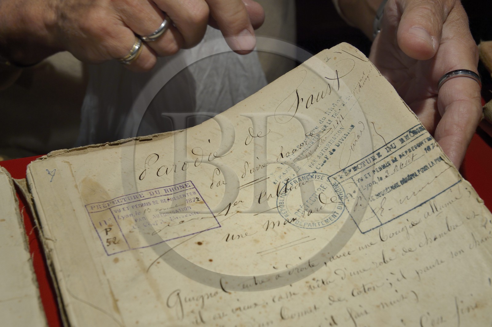 France, Rhône (69), Lyon, quartier de la Croix-Rousse, compagnie  Guignol un gone de Lyon, livret original d'une pièce de Guignol Parodie de Faust daté de 1872