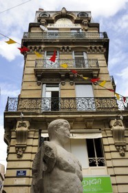 France, Hérault (34), Béziers, statue de Pépézuc qui représenterait l'empereur romain Tetricus fils (fin du IIIème siècle) devenu personnage de légende, héros biterrois par excellence