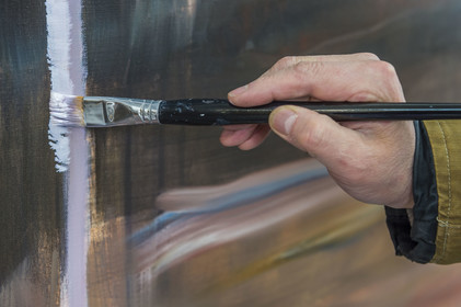 France, Seine-Saint-Denis (93), Les Lilas, l'artiste peintre Xiao Fan Ru dans son atelier