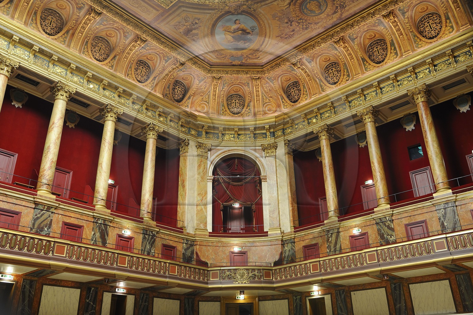 France, Yvelines (78), château de Versailles, classé Patrimoine Mondial de l'UNESCO, aile du Midi, hémicycle du congrès du parlement