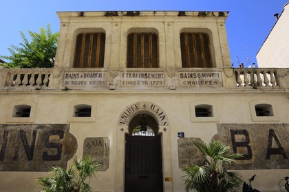 France, Hérault (34), Montpellier, centre historique, l'Ecusson, anciens bains publiques rue Richelieu
