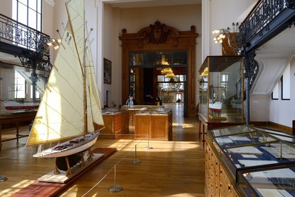 Principauté de Monaco, Monaco, le musée océanographique, la Salle Albert Ier évoque le parcours scientifique du Prince Albert Ier de Monaco fondateur du musée