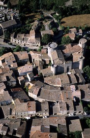 France, Aude (11), château cathare du village de Villerouge-Termenès au coeur des Corbières (vue aérienne)