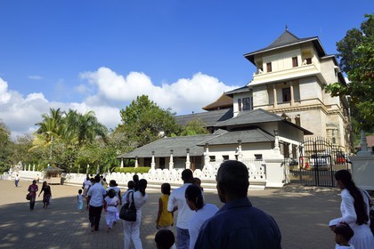 Sri Lanka, province du centre, Kandy, ville sacrée classée patrimoine mondial de l'UNESCO, Temple de la Dent de Bouddha (Sri Dalada Maligawa)