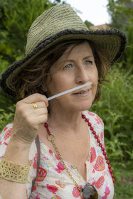 France, Alpes-Maritimes, Mouans-Sartoux, Gardens of the International Museum of Perfumery (Musée International de la Parfumerie - MIP), Corinne Marie-Tosello, a nose designer of olfactory workshops, compares scents
