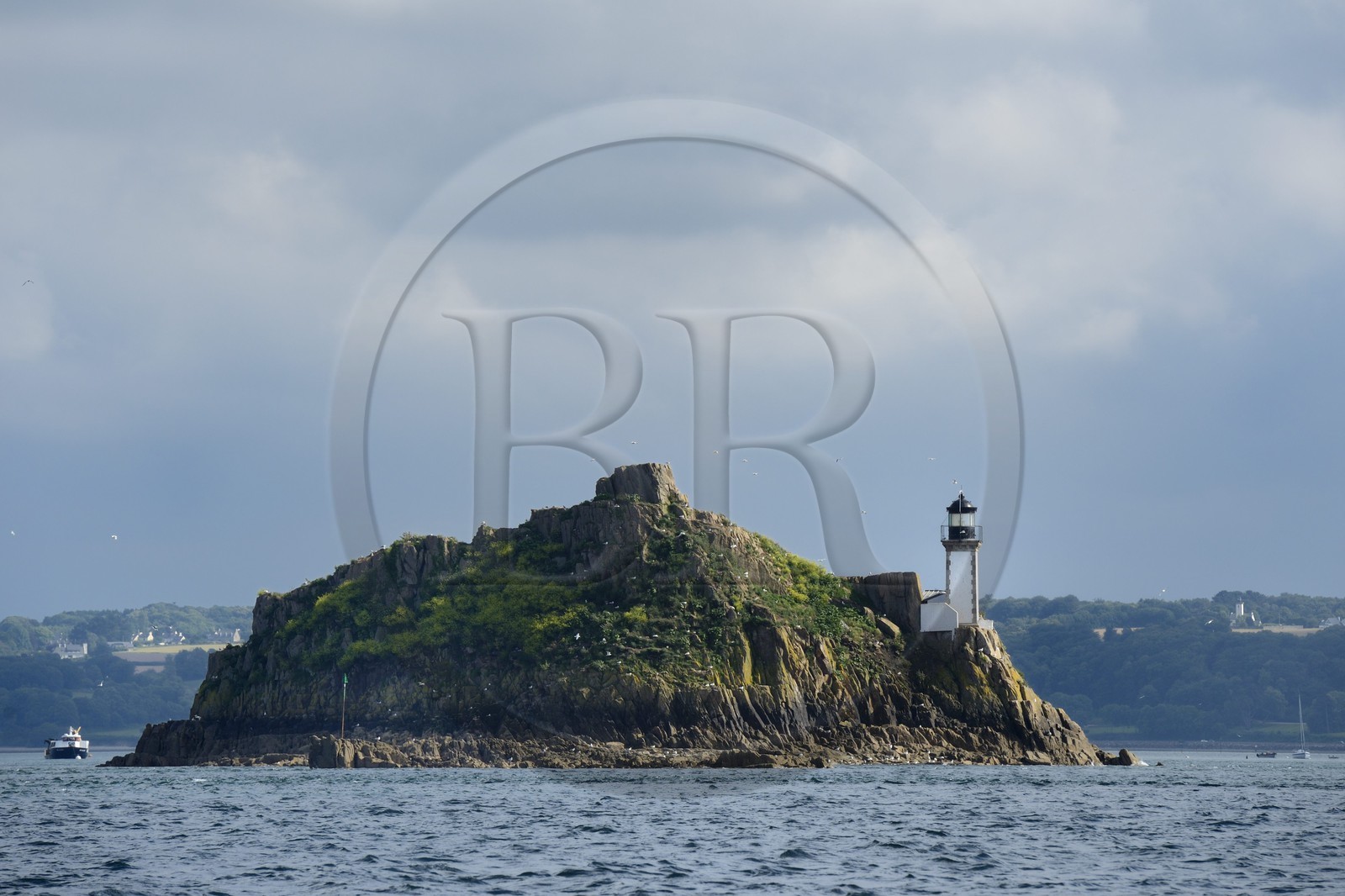 France, Finistère (29), baie de Morlaix, Carantec,  maison-phare de l'Ile Louet (aussi une maison d'hôtes en saison estivale)