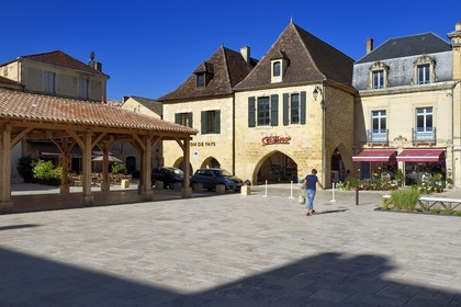 France, Dordogne, Perigord Pourpre, Beaumont du Perigord, the covered market place Jean Moulin