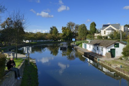 France, Seine-et-Marne (77), Claye-Souilly, le petit port du canal de l'Ourcq