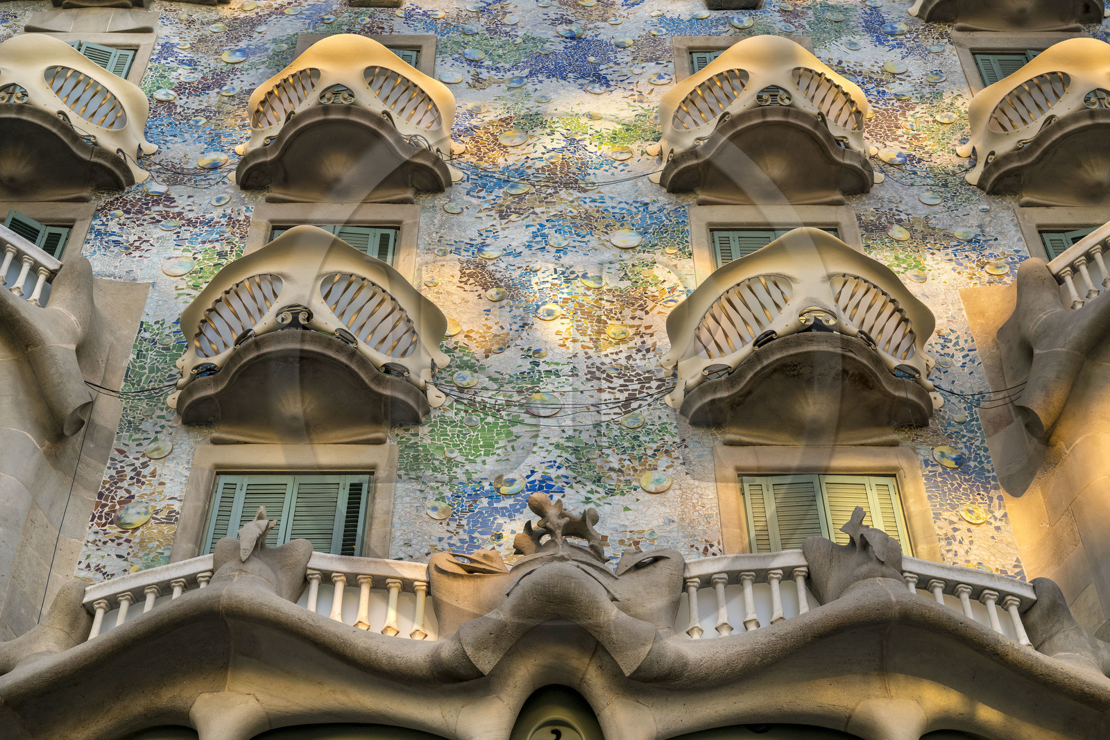 Espagne, Catalogne, Barcelone, quartier de l'Eixample, Passeig de Gracia, Casa Batllo de l'architecte du modernisme catalan Antoni Gaudi, site classé au Patrimoine Mondial de l'UNESCO