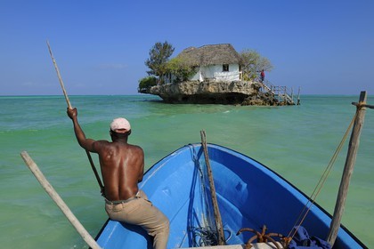 Tanzanie, archipel de Zanzibar, île de Unguja (Zanzibar), côte est, le restaurant The Rock perché sur un îlot à Pingwe