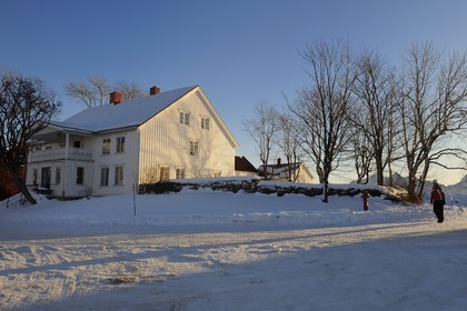 Norvège, Nordland, Îles Lofoten, le port de Svolvaer, maisons en bois