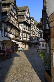 France, Bas-Rhin (67), Strasbourg, vieille ville classée au Patrimoine Mondial de l'UNESCO, quartier de la Petite France, rue du bain aux Plantes