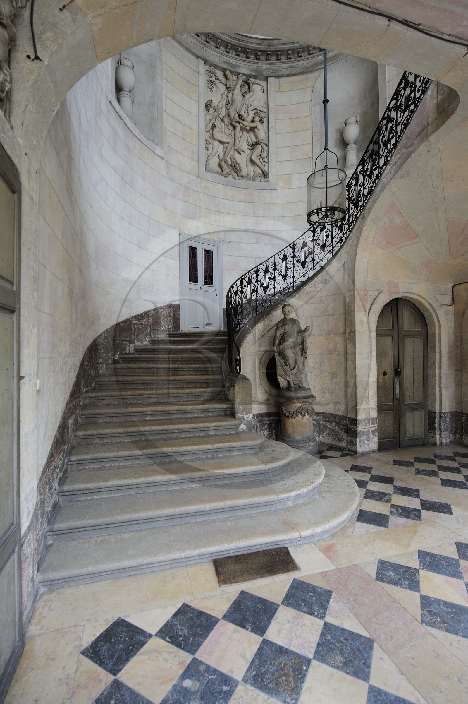 France, Côte d'Or (21), Dijon, escalier d'honneur de l'Hôtel particulier Le Compasseur au 3 rue Berbisey