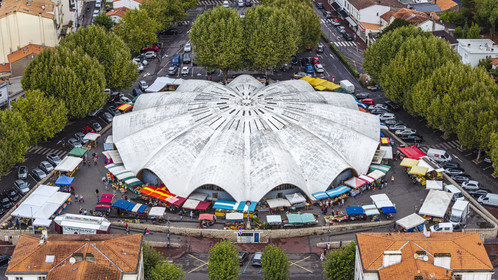 France, Charente-Maritime, Royan, central market (1955) by architects Louis Simon and André Morisseau shaped like the conch of a large white shell (aerial view)