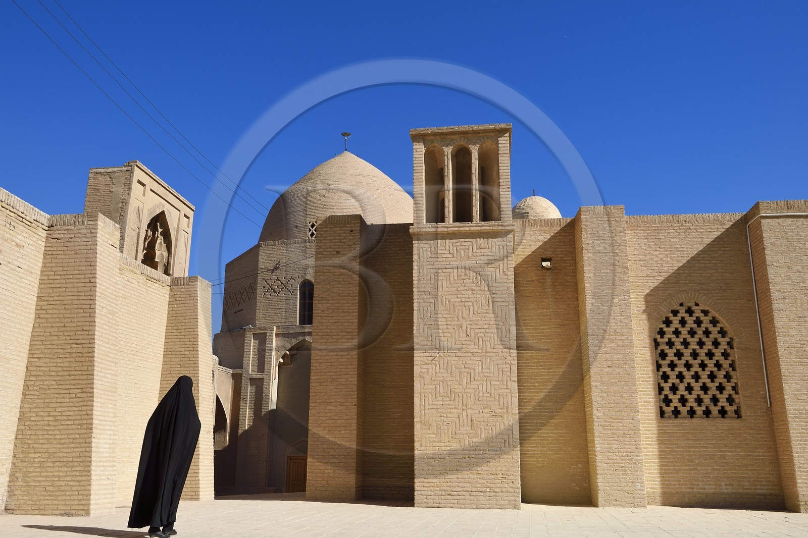 Iran, Province d'Ispahan, désert du Dasht-e Kavir, ville de Nain ou Na'in, la mosquée Jameh de style Khorasani est l'une des plus anciennes (9ème siècle) en Iran et encore en activité aujourd'hui, badgir ou tour du vent au centre