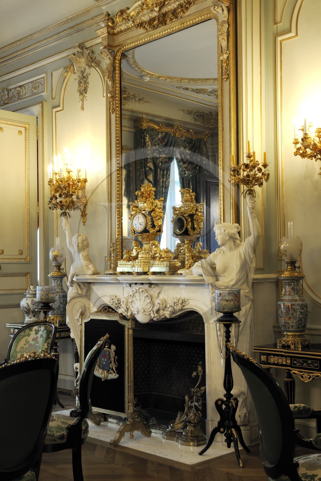 France, Hérault (34), Montpellier, centre historique, musée Fabre, Hôtel de Cabrières Sabatier d'Espeyran, le Salon Vert et sa cheminée en marbre de Carrare, mention obligatoire: géré par Montpellier