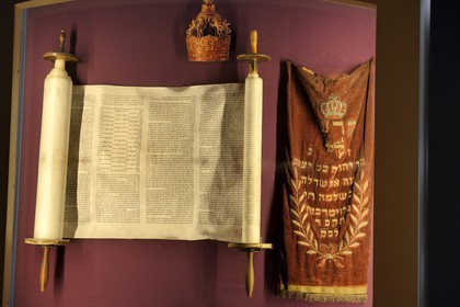 France, Bas Rhin, Bouxwiller, Jewish Alsatian museum in the former synagogue, Torah and the Mendele (small coat in alsatian) that protects it