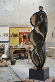 France, Calvados (14), Orbec, sculptures d'Axel Cassel