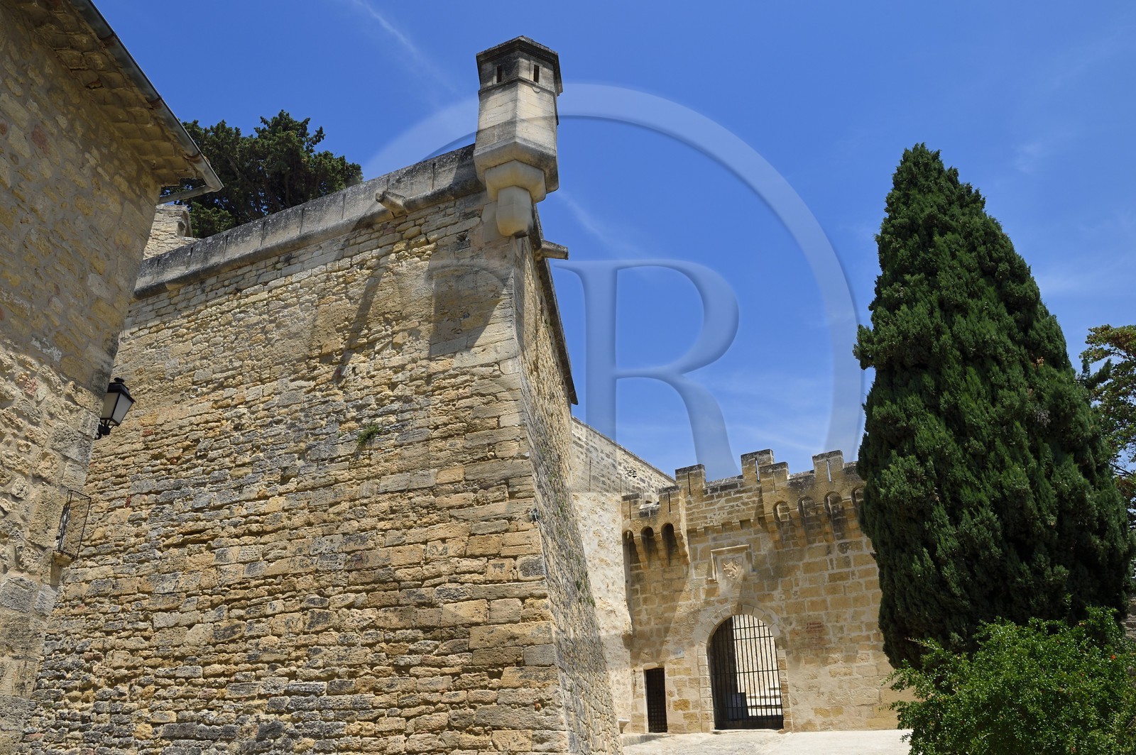 France, Vaucluse (84), Parc Naturel Regional du Luberon, Ansouis, labellisé Les Plus Beaux Villages de France, le chateau d'Ansouis