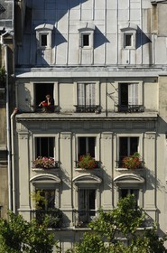 France, Paris (75), quartier de Beaubourg, facade d'immeuble