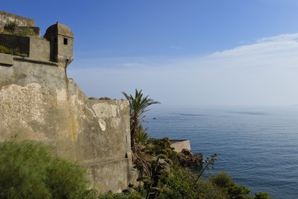 France, Haute-Corse (2B), Bastia, la Citadelle quartier de Terra-Nova, échauguette et remparts
