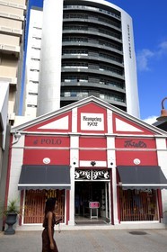 Namibie, région de Khomas, Windhoek, Independence Avenue et ses batiments de l'époque coloniale allemande