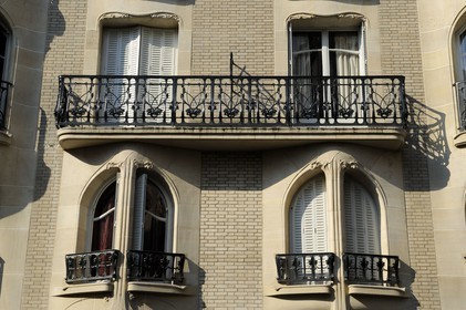 France, Paris (75), immeuble de l'ensemble dit de la rue Moderne autour de la rue Agar de style Art Nouveau par Hector Guimard