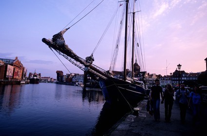 Poland, Eastern Pomerania, Gdansk, the Long Quay (Dlugie Pobrzeze) in the old harbour