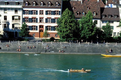 Suisse, région de Bâle, la Rive droite (Schaffhauserrheinweg) sur les bords du Rhin