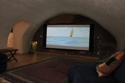 France, Var (83), Provence Verte, Bras, vers Saint-Maximin-la-Sainte-Baume, la maison d'hôtes Le Peyrourier une campagne en Provence, salle de projection du home cinema