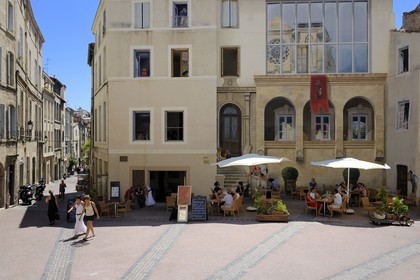 France, Hérault (34), Montpellier, centre historique, l'Ecusson, place Saint Roch, peinture murale de l'artiste Vincent Ducaroy, atelier 7e Sens