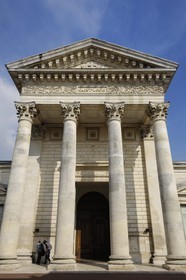 France, Charente-Maritime (17), Rochefort, la place Colbert, église Saint-Louis